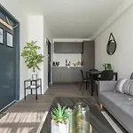 Apartmán Modern With Wi-fi -