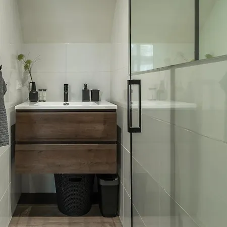 Modern With Wi-fi - * Tilburg