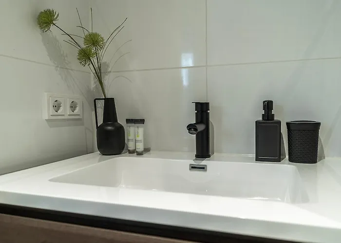 Modern With Wi-fi - * Τίλμπουργκ