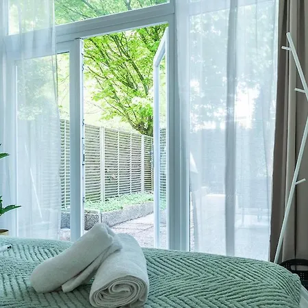 Modern With Wi-fi - 튈뷔르흐